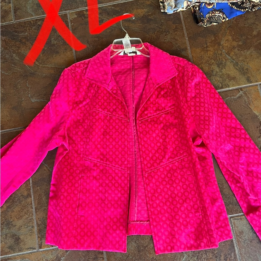Pink Women’s blazer size XL with a circle pattern
